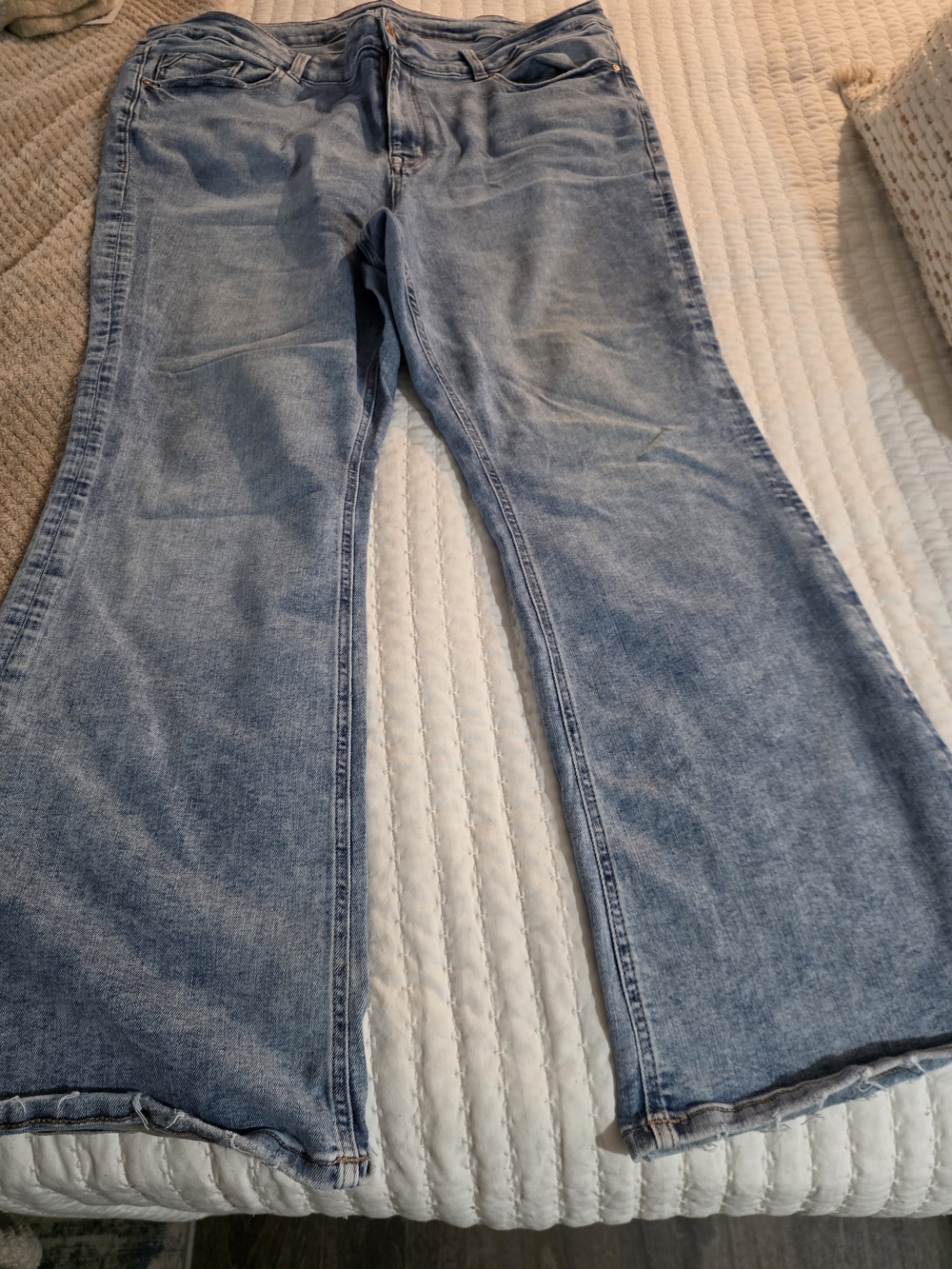 Women's Light Wash Flared Jeans